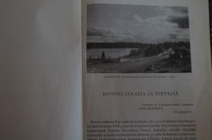 Kirjan ensimmäisellä sivulla lauantai-illan tunnelma 60 vuoden takaa